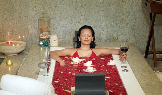 Bathtub Spa in Carnoustie Ayurveda Wellness