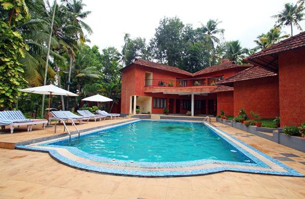 Swimming2 in Deshadan Cliff And Beach Resort, Varkala