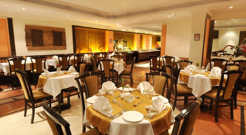 Dining in Fariyas Hotel, Mumbai