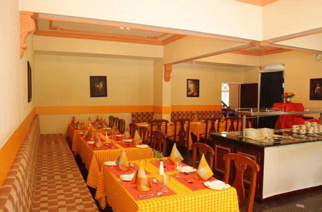 Dining in Hotel Fort Munnar