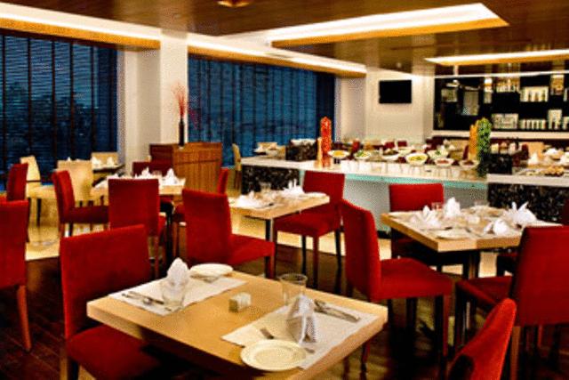 Dining in Four Points By Sheraton Jaipur