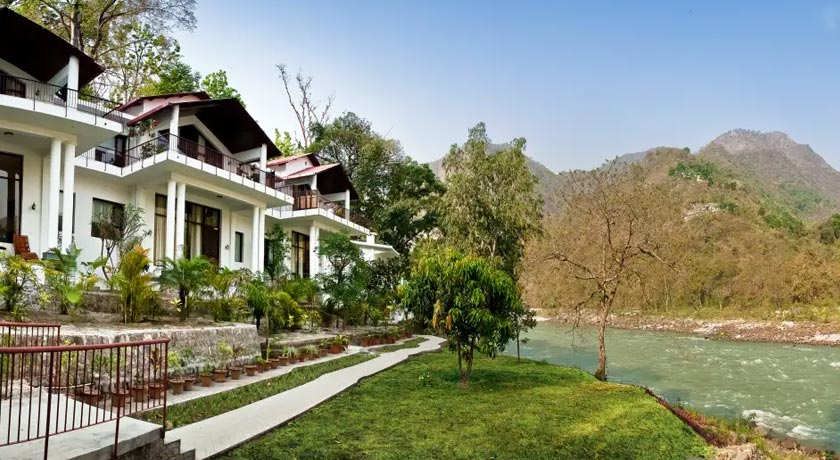 Glasshouse-On-The-Ganges,-Rishikesh