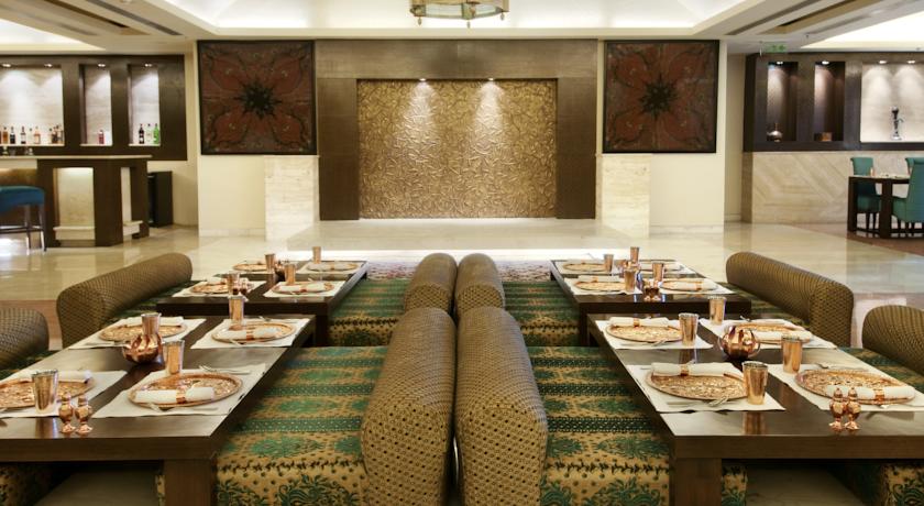 Dining3 in Hotel Piccadily Janakpuri 