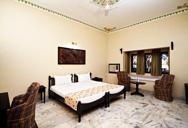 Super Deluxe Room In Hotel Alwar Bagh