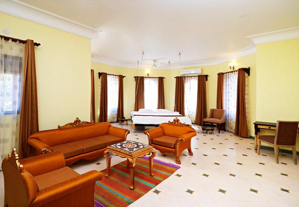 Guest Room in Hotel Alwar Bagh