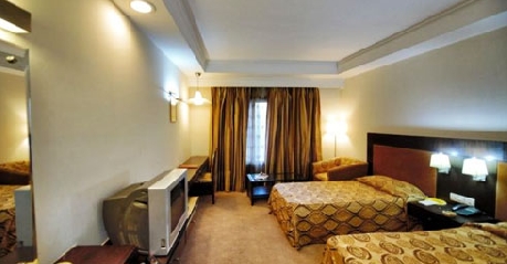 Executive and Deluxe Suite in The Centaur New Delhi