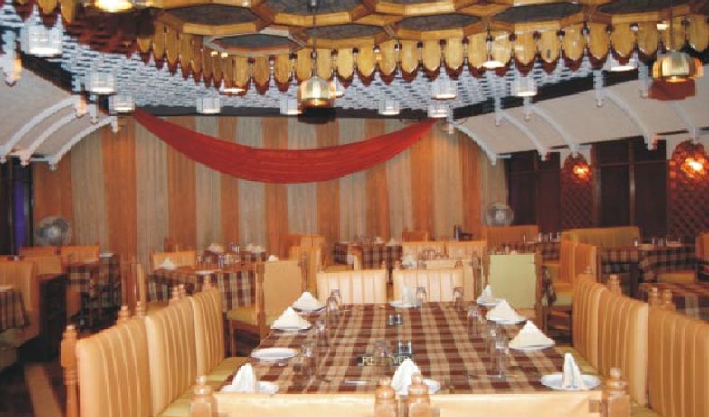 Dining in Hotel Chinar