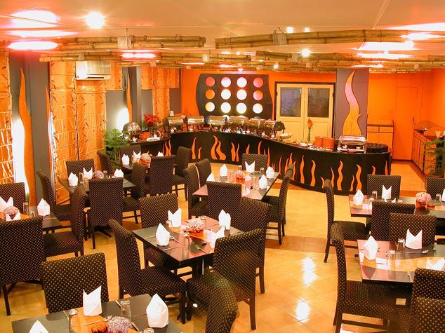 Dining in Hotel Country Inn Bhimtal