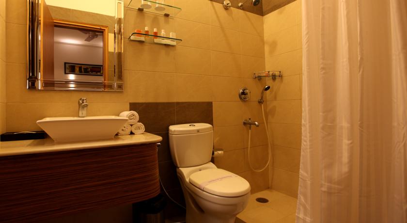 Bathroom in Hotel Crossroads, Gurgaon