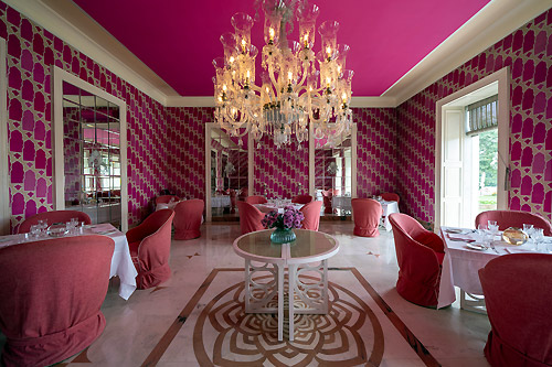 Shades-of-Pink-Restaurant