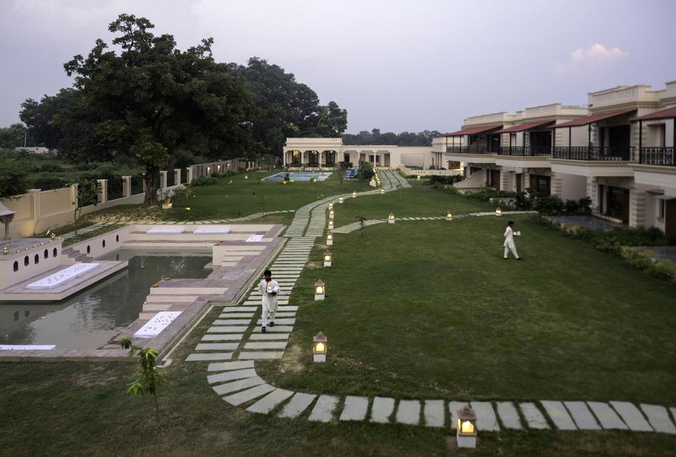 tree-of-life-resort-spa-varanasi-garden-face