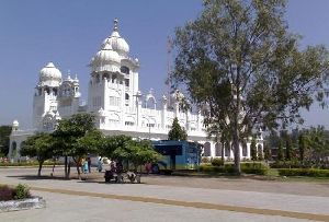 Patalpuri Temple and Undying Banyan